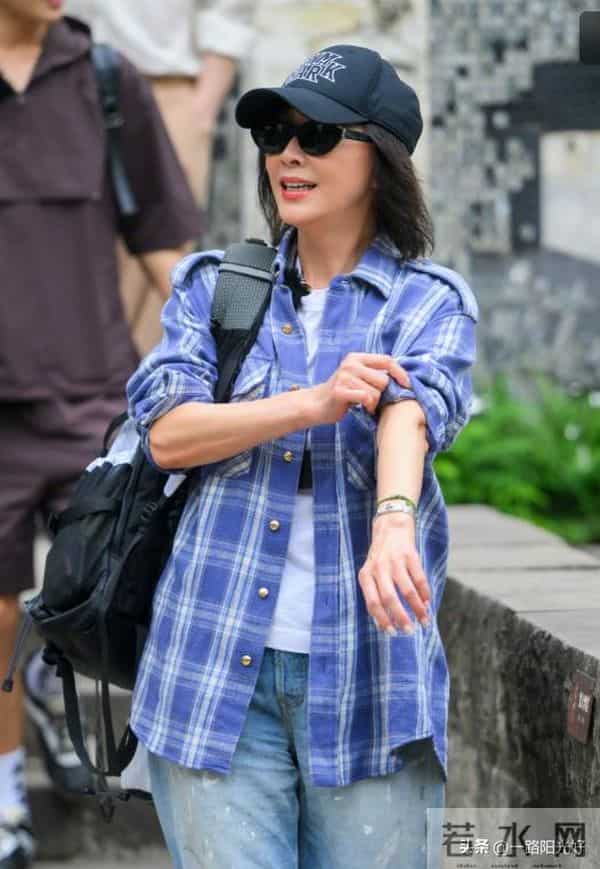 刘嘉玲驳斥相亲家长；叶童和刘嘉玲针锋相对，吐槽她想太多才痛苦