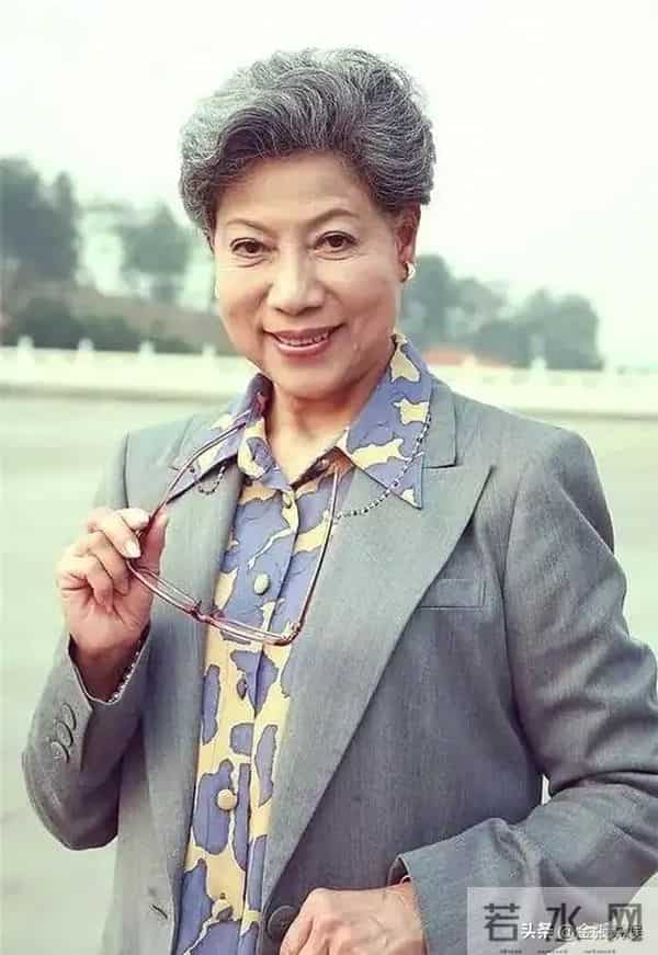 91岁TVB老戏骨被曝低调离巢，已被TVB官网除名，双方合作逾半世纪