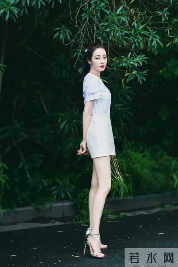 迪丽热巴护舒宝活动