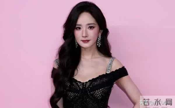 刘恺威没想到，香港大火1天后，杨幂因一个特殊举动实现口碑暴涨