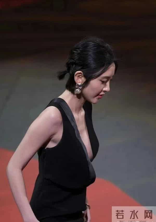 唐艺昕深V秀，美到窒息，张若昀真是好福气
