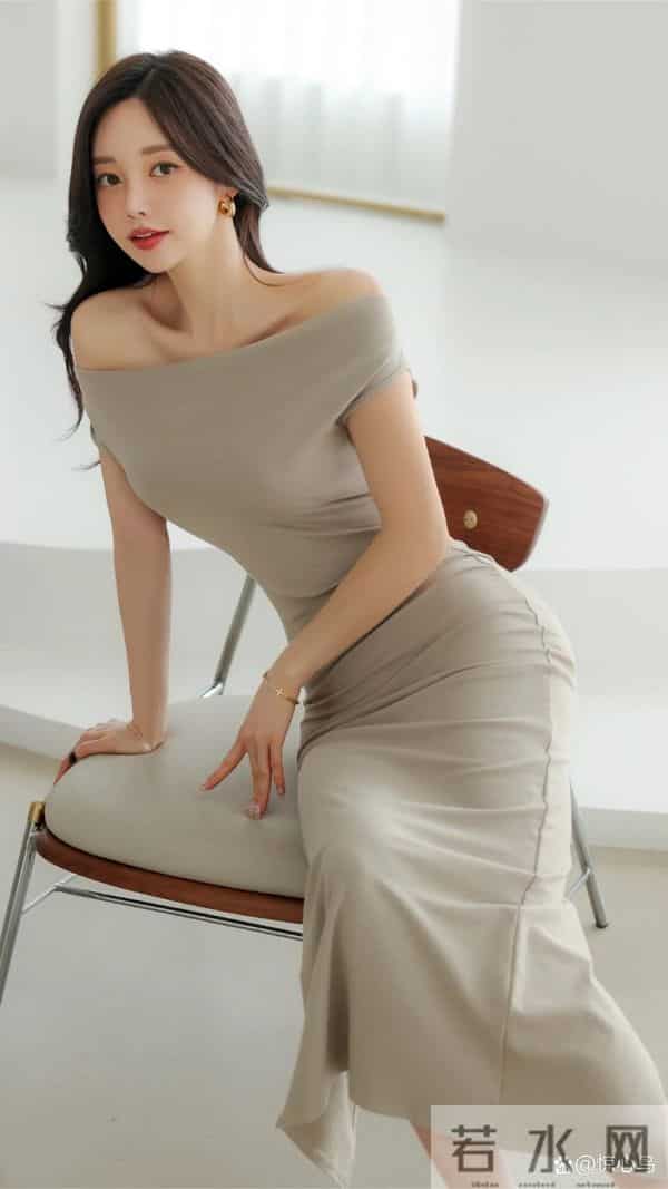 孙允珠 包臀裙高跟鞋