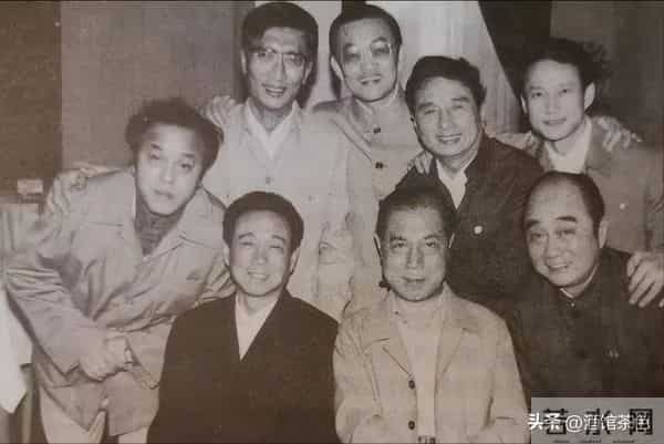 他是上海滑稽戏泰斗，周立波曾是他的学生，86岁和妻子相继去世