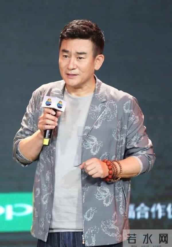 山东演员李洪涛：61岁发福认不出，爱吃甜食，和圈外妻子低调生活