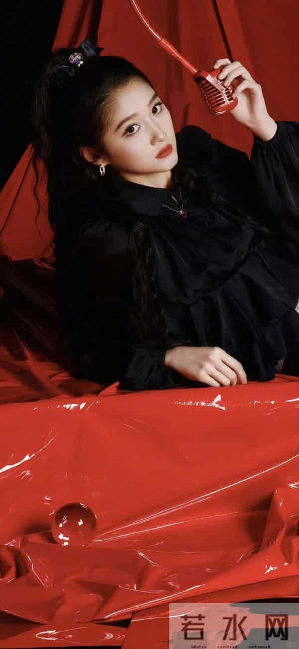 关晓彤不愧是长腿女神啊！这腿迷人