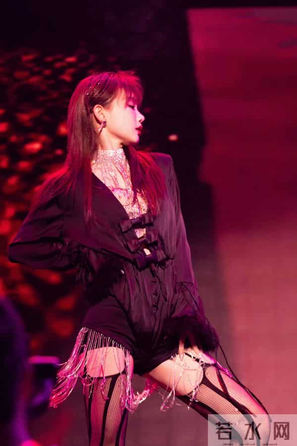 徐梦洁，性感舞台，瘦好多