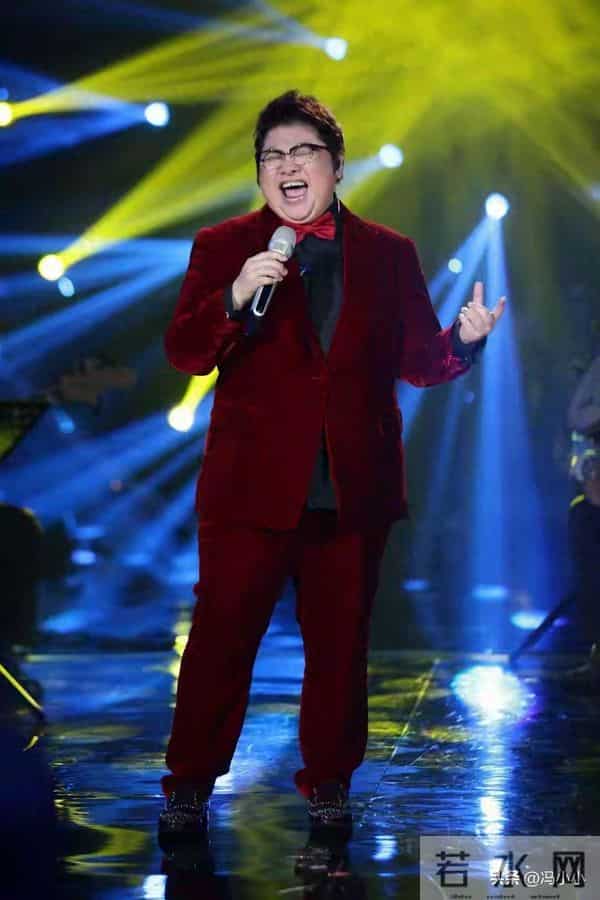 香港大火烧穿七座楼，千万善款撕开争议幕布，真相藏在行动里。