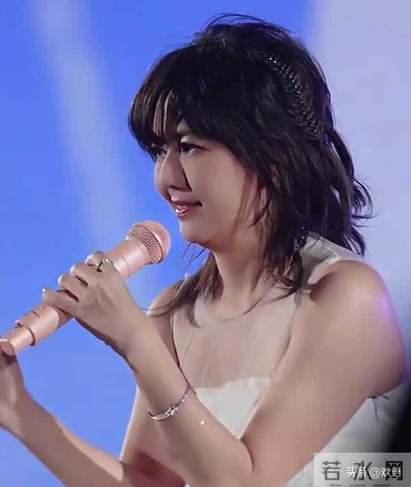 断崖式衰老！不露面不知道，一露面吓一跳，这些女明星突然就老了