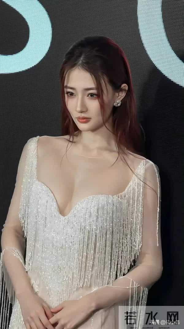 徐璐｜最近很出圈，很性感