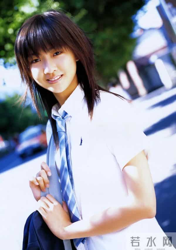 熊井友理奈：岛国九零后女星，身高一米八一，厉害吧！