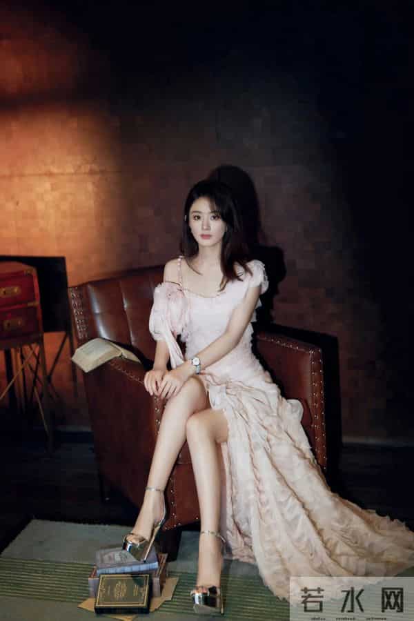 赵丽颖性感大长腿