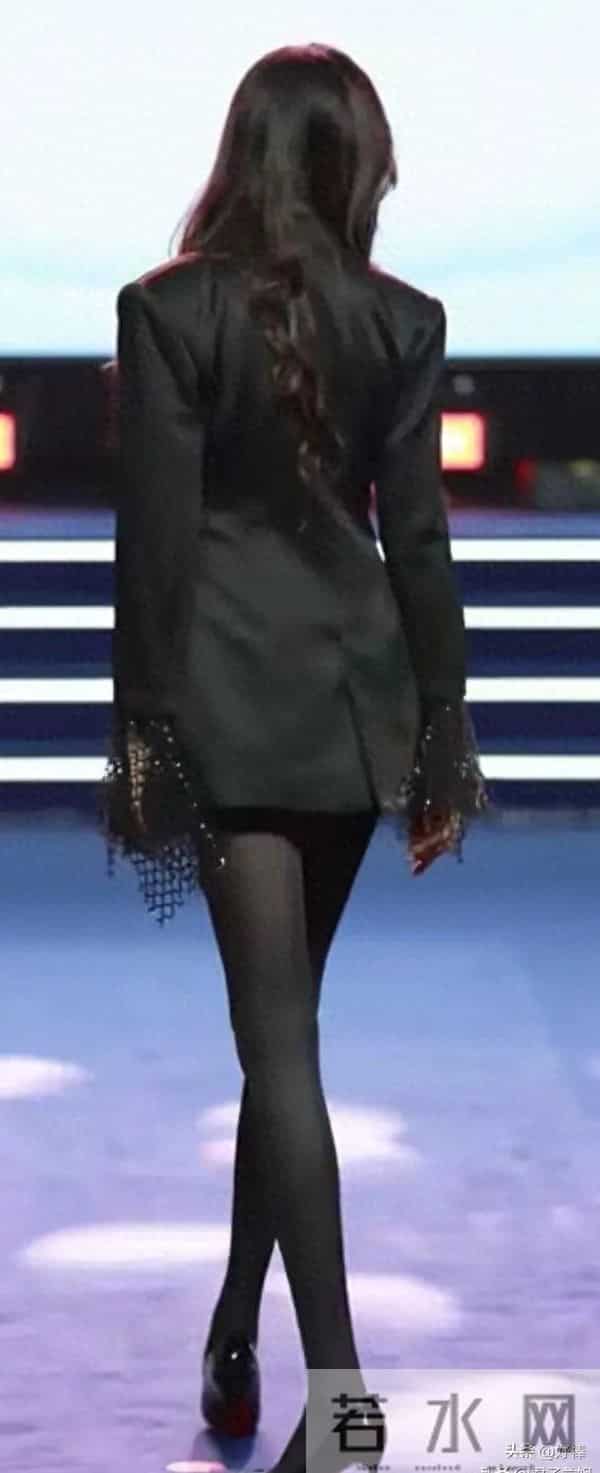 超模导师—徐敏，这颜值身材确实超出想象人间尤物，长相太神奇了