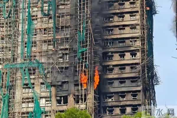 甩锅内地，吃相难看！香港火灾后，甄子丹夫妇一个举动，全网翻车