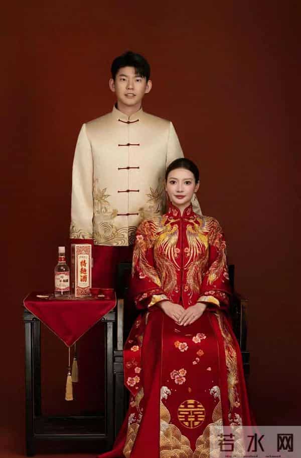 黄雅琼刘雨辰大婚，中式秀禾配西式婚纱，美出天际