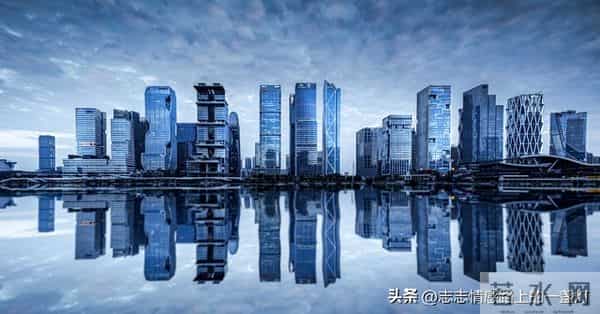 曾经以为中年是妥协，其实它教会我们释怀，看淡得失才能守住幸福