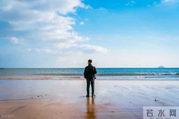 真正成熟的人：脸能藏事，肩能扛事，心能忘事