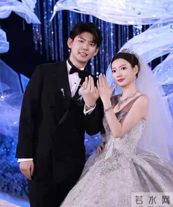 黄雅琼刘雨辰大婚，中式秀禾配西式婚纱，美出天际