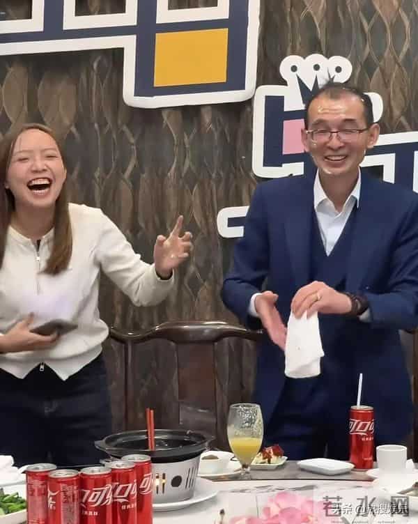 只有谢浩男没有认祖归宗，就算是离婚了，谢岳也不用这么避嫌吧！