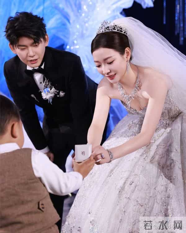 黄雅琼刘雨辰举行婚礼，郑思维儿子艾登当花童，东哥大头等送祝福