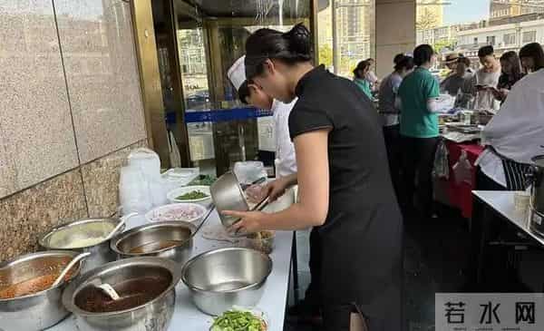 25岁湖南帅哥曾中阳去世，结婚前一天与女友一同去世，开3家店铺