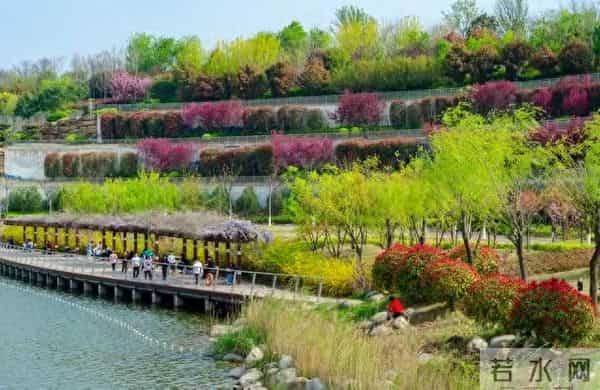 不要看不起任何人，你再有本事，别人不求你，你什么都不是。