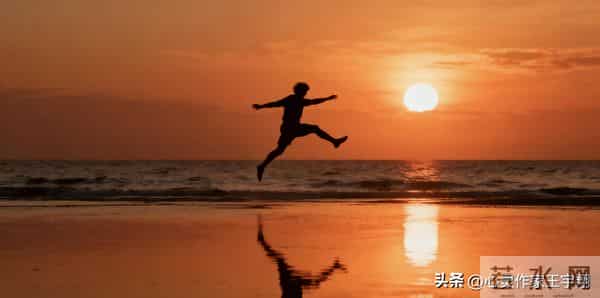 觉醒即翻盘：8条人生公式，助你扎根向上破局