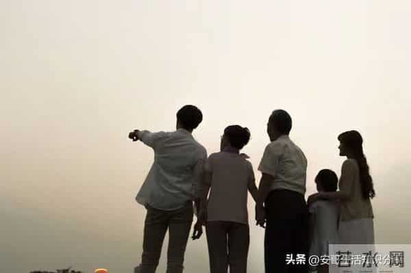 退休多年后才发现：晚年幸不幸福，要看子女有无稳定的工作和婚姻