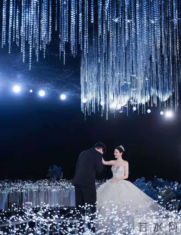 黄雅琼刘雨辰大婚，中式秀禾配西式婚纱，美出天际