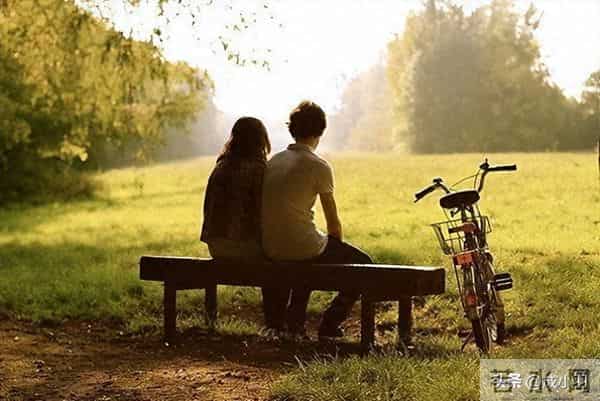 一个儿媳，在婆家的底气并不是能挣钱，也不是老公宠，而是3个字