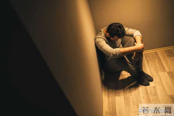 丧偶后，大多数人表面上走出来了，但实际上是这样的