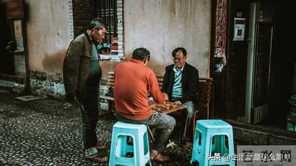 人过60，永远不要在熟人面前，说以下6句话，说了准后悔！