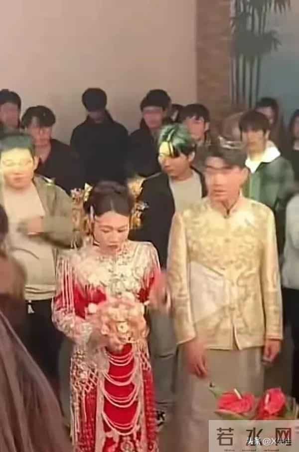 坐标山东，婚礼现场新娘盖头被大妈突然扯下，知情人透露原因