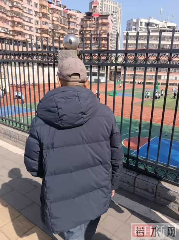 章莹颖父母：困在往事里的晚年