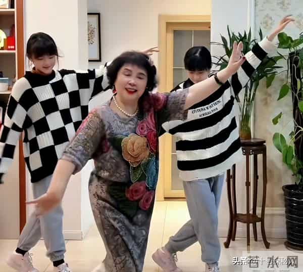 中国最高龄产妇盛海琳：丈夫已离世，女儿才15岁，我争取活到104