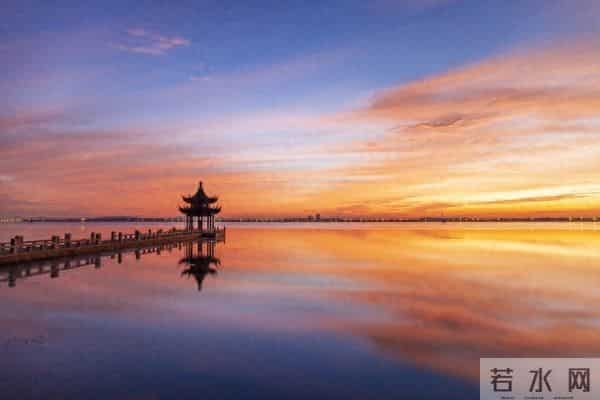 摩羯座2025年12月突破瓶颈借力打力