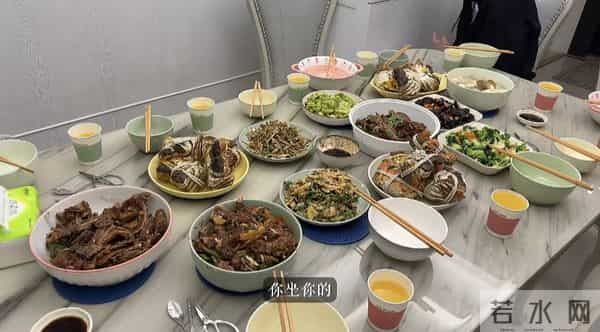 水亦诗到泉州更辛苦，忙到没空化妆脱发严重，12个菜招待邹阳朋友