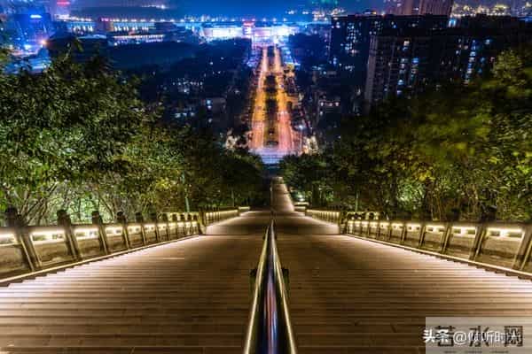 老天爷给你递梯子，贵人在暗处使劲！你再不开门，机会就真溜走了