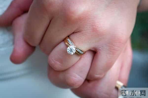 成年男人的真心话：爱你的人和只想睡你的人，差别太明显