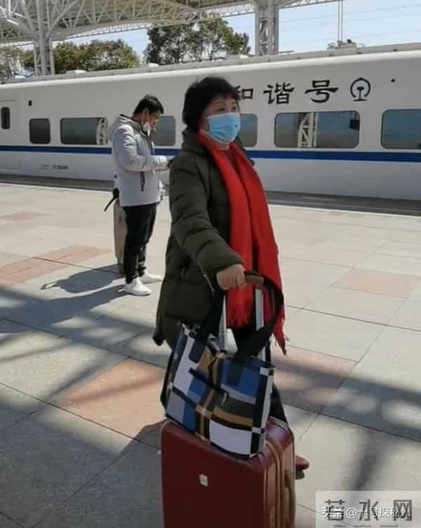 中国最高龄产妇盛海琳：丈夫已离世，女儿才15岁，我争取活到104