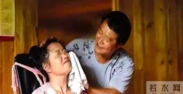 一公公每天亲自给儿媳洗澡引众怒，谁料，儿媳却说：“谢谢公公”