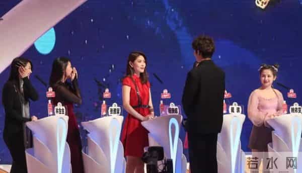 十年产生了1亿剩女！被毒鸡汤耽误的社会底层女性，该何去何从？