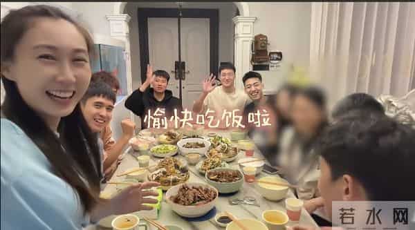 水亦诗到泉州更辛苦，忙到没空化妆脱发严重，12个菜招待邹阳朋友