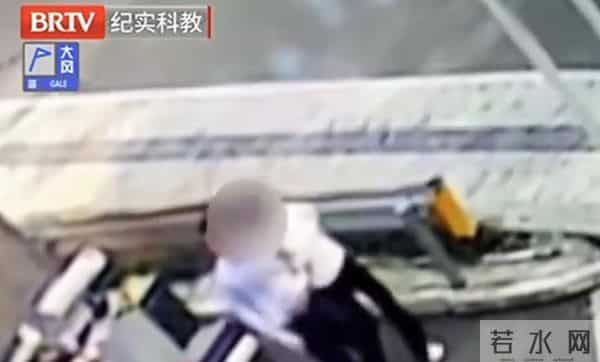 结婚24年，妻子发现老公出轨闺蜜，老公转账给对方60多万并起诉离婚，妻子盼其回归家庭，“有信心和好如初”