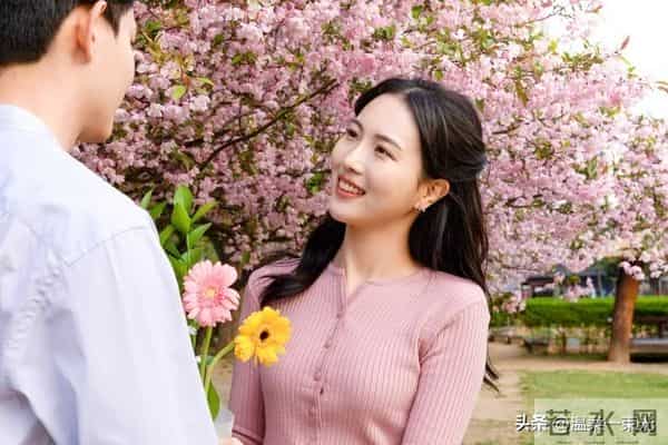 50岁的女人，最容易和这几种男人发生 婚外情，男人一定要慎重！