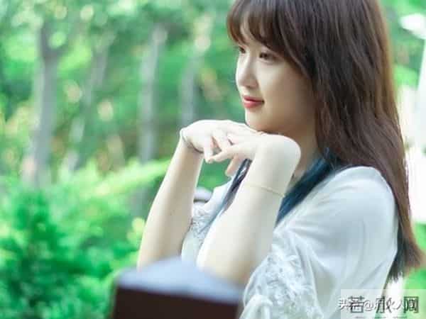 微信上发这三句话的女人，早已想你入骨