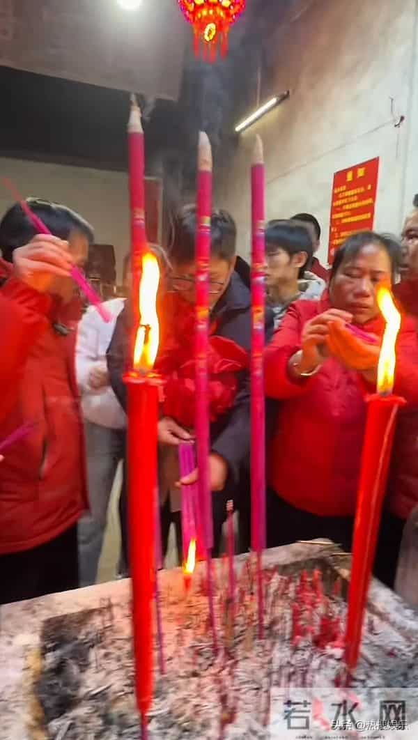 只有谢浩男没有认祖归宗，就算是离婚了，谢岳也不用这么避嫌吧！