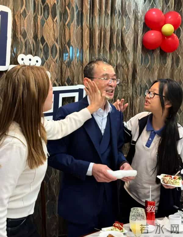 谢岳悄悄的更换了主页，他说的一句话让人无限遐想是否还有可能性