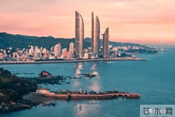 当全世界都不懂你，连朋友也渐行渐远，你会选择坚强还是放弃？