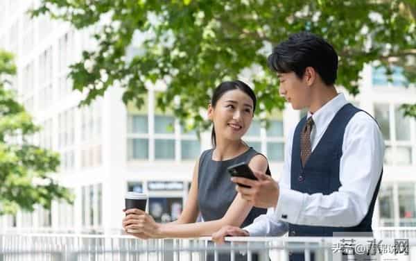 暧昧升温：别装了！这4个迹象说明你们早已互相暗恋