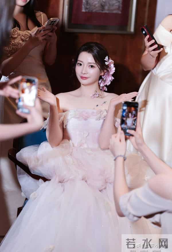 黄雅琼刘雨辰举行婚礼，郑思维儿子艾登当花童，东哥大头等送祝福